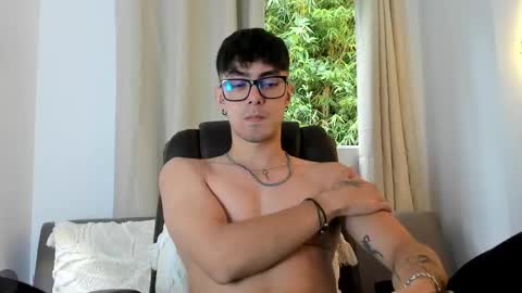 etham_wolf1 online show from 13, 5, 2026