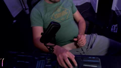 Snapshot of ethan8704 chatting on 16, 9, 2025 ethan8704 online show from 16, 9, 2025