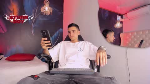 Snapshot of ethan_boy_ chatting on 5, 1, 2026 Ethan online show from 5, 1, 2026