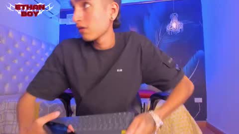 Snapshot of ethan_boy_ chatting on 6, 1, 2026 Ethan online show from 6, 1, 2026