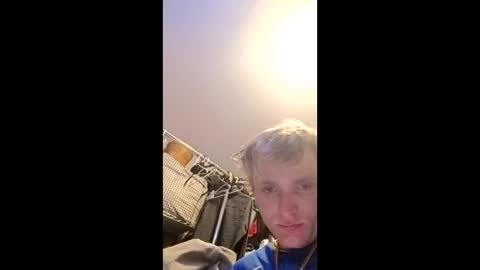 ethanbmx2001 online show from 19, 4, 2026