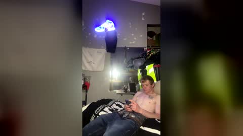 ethanbmx2001 online show from 22, 4, 2026