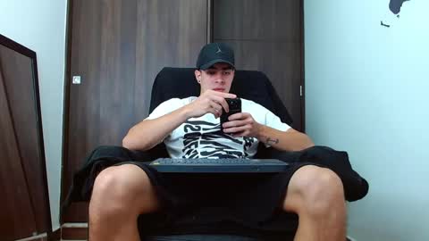 Snapshot of ethangreey1 chatting on 5, 2, 2025 ethangreey1 online show from 5, 2, 2025