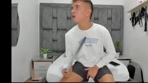 Snapshot of ethanhot_os chatting on 1, 4, 2026 ethanhot_os online show from 1, 4, 2026