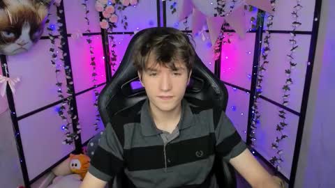 Snapshot of ethansinful chatting on 15, 10, 2025 Ethan online show from 15, 10, 2025