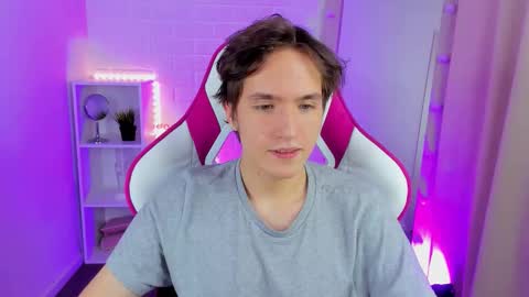 Snapshot of ethansinful chatting on 5, 11, 2025 Ethan online show from 5, 11, 2025