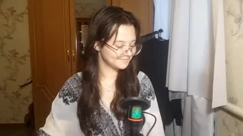 Lily 1st day online show from 18, 5, 2026