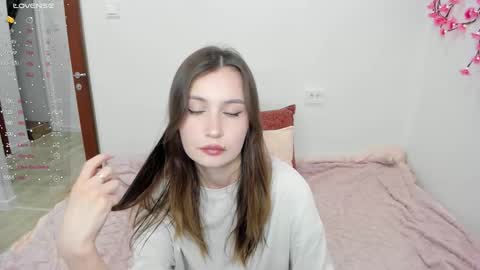 Veronica Tiia Lilith left to right online show from 21, 2, 2026