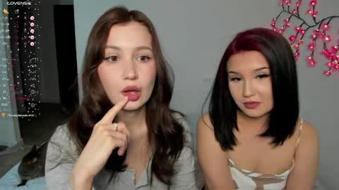 Snapshot of eumomino chatting on 24, 4, 2026 Veronica Tiia Lilith left to right online show from 24, 4, 2026