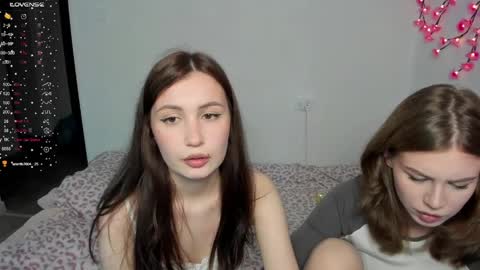 Snapshot of eumomino chatting on 13, 5, 2026 Veronica Tiia Lilith left to right online show from 13, 5, 2026