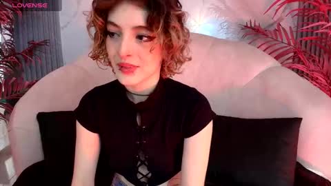 Snapshot of eva_halsey chatting on 11, 9, 2025 E V A online show from 11, 9, 2025