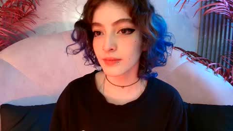 Snapshot of eva_halsey chatting on 20, 10, 2025 E V A online show from 20, 10, 2025