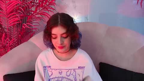 Snapshot of eva_halsey chatting on 20, 11, 2025 E V A online show from 20, 11, 2025