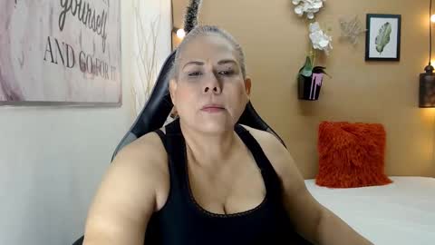eva_love49 online show from 5, 12, 2025