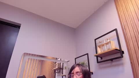 Angelinne online show from 2, 2, 2025