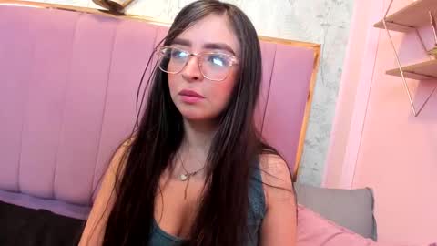 Angelinne online show from 15, 9, 2025