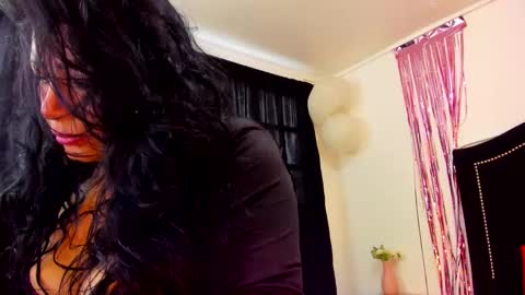 Snapshot of eva_royer69 chatting on 14, 10, 2025 Eva online show from 14, 10, 2025