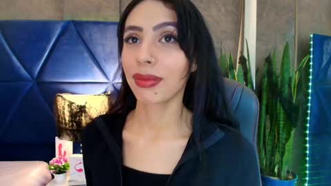 EVA CLOEE online show from 21, 10, 2025