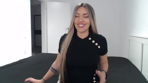 EvaBomb online show from 3, 2, 2025