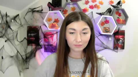 Snapshot of evachaturbatte chatting on 15, 10, 2025 Evachaturbatte online show from 15, 10, 2025