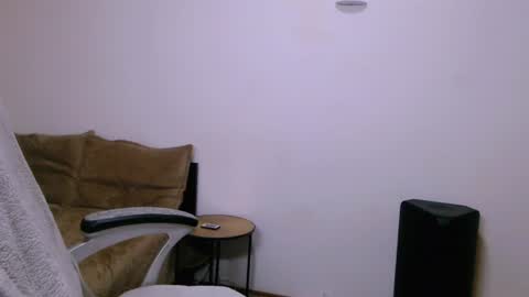 Snapshot of evadesireone chatting on 22, 6, 2026 EvadesireONE online show from 22, 6, 2026