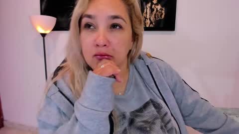  Eva  online show from 6, 1, 2025