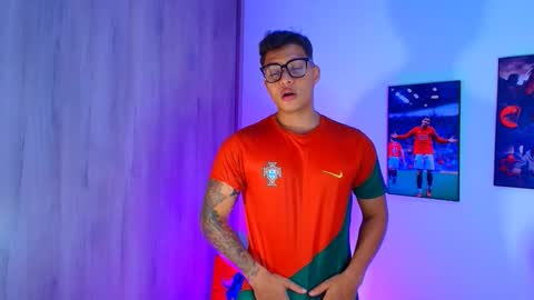 Snapshot of evan_greey chatting on 16, 10, 2025 EVAN GREY online show from 16, 10, 2025