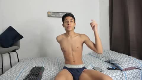 Snapshot of evans_collins24 chatting on 28, 2, 2025 Evans collins24 online show from 28, 2, 2025