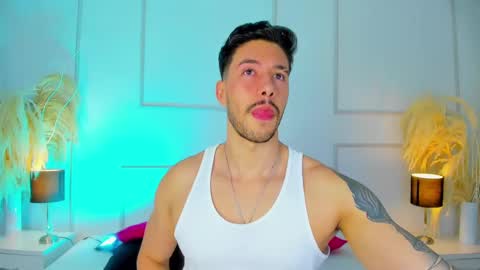 Snapshot of evans_opry1 chatting on 20, 10, 2025 E V A N S online show from 20, 10, 2025