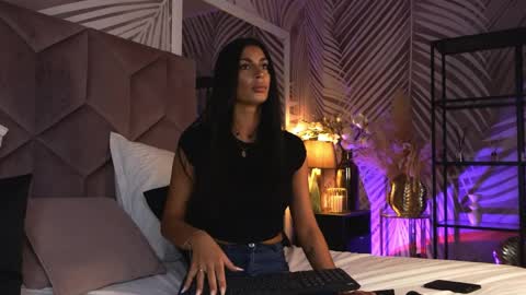 EvaRhea online show from 5, 4, 2026