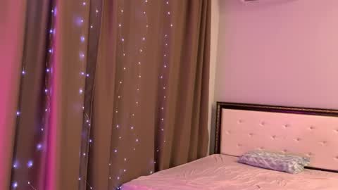 Snapshot of evasweet420 chatting on 15, 10, 2025 Eva online show from 15, 10, 2025