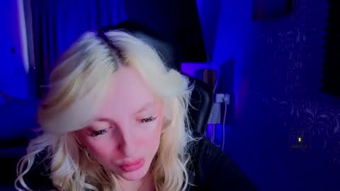Snapshot of evavibe chatting on 5, 6, 2026 evavibe online show from 5, 6, 2026