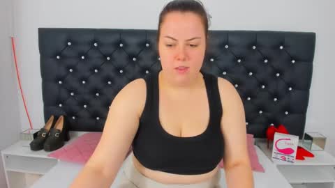 Snapshot of evawetdream chatting on 3, 12, 2024 Eva online show from 3, 12, 2024
