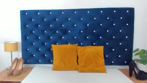 Snapshot of evawetdream chatting on 8, 10, 2025 Eva online show from 8, 10, 2025