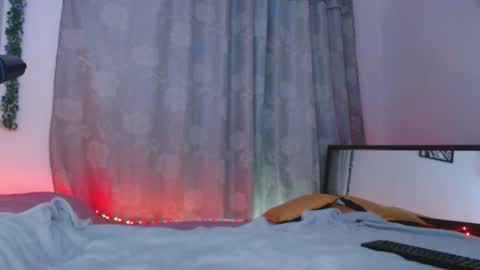 Eve Blue  friends. IG eve blue77 TW EveBlue 1 OF eveblue7 online show from 31, 12, 2024