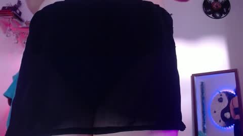 Eve Blue  friends. IG eve blue77 TW EveBlue 1 OF eveblue7 online show from 14, 9, 2025