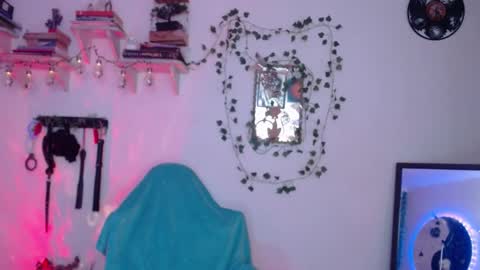 Eve Blue  friends. IG eve blue77 TW EveBlue 1 OF eveblue7 online show from 7, 10, 2025