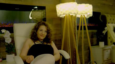 EveHamilton online show from 16, 4, 2026