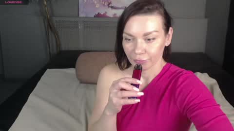 EveLibston online show from 4, 2, 2025