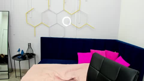 Eveline online show from 4, 6, 2026