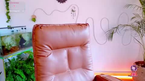 Snapshot of evelyn_chelle chatting on 4, 5, 2026 Im Eve or Chelle Next Stream 191224 online show from 4, 5, 2026