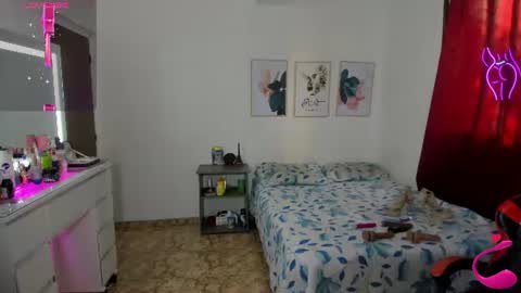 Snapshot of evelyn_squirts chatting on 12, 6, 2026 Evelyn online show from 12, 6, 2026