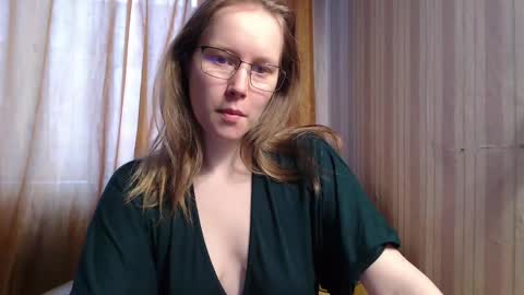 Snapshot of evelynsunset chatting on 2, 3, 2025 EvelynSunset online show from 2, 3, 2025