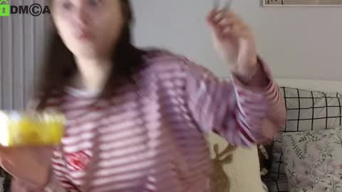 evi_woow online show from 3, 1, 2025