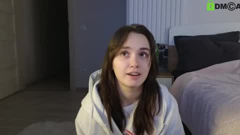 evi_woow online show from 12, 2, 2025