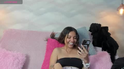 Snapshot of evolette_angels chatting on 30, 9, 2025 EVOLETTE ANGELS online show from 30, 9, 2025