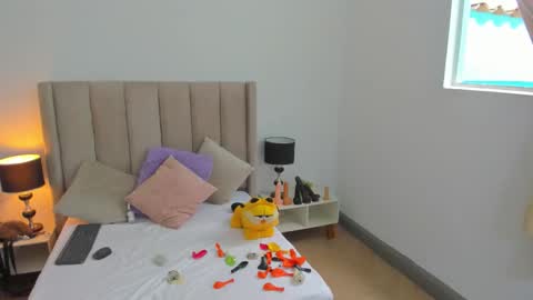 Snapshot of evvaa_moon chatting on 4, 10, 2025 evvaa_moon online show from 4, 10, 2025