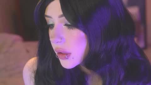 Snapshot of ex_angel chatting on 11, 11, 2025 Alyson online show from 11, 11, 2025