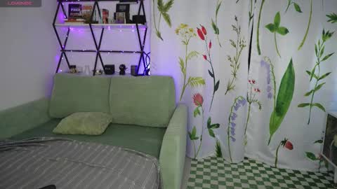 Snapshot of exe_cutie chatting on 8, 9, 2025 Mary online show from 8, 9, 2025