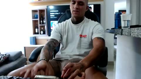 Snapshot of exotic_dude chatting on 21, 6, 2026 camilo online show from 21, 6, 2026